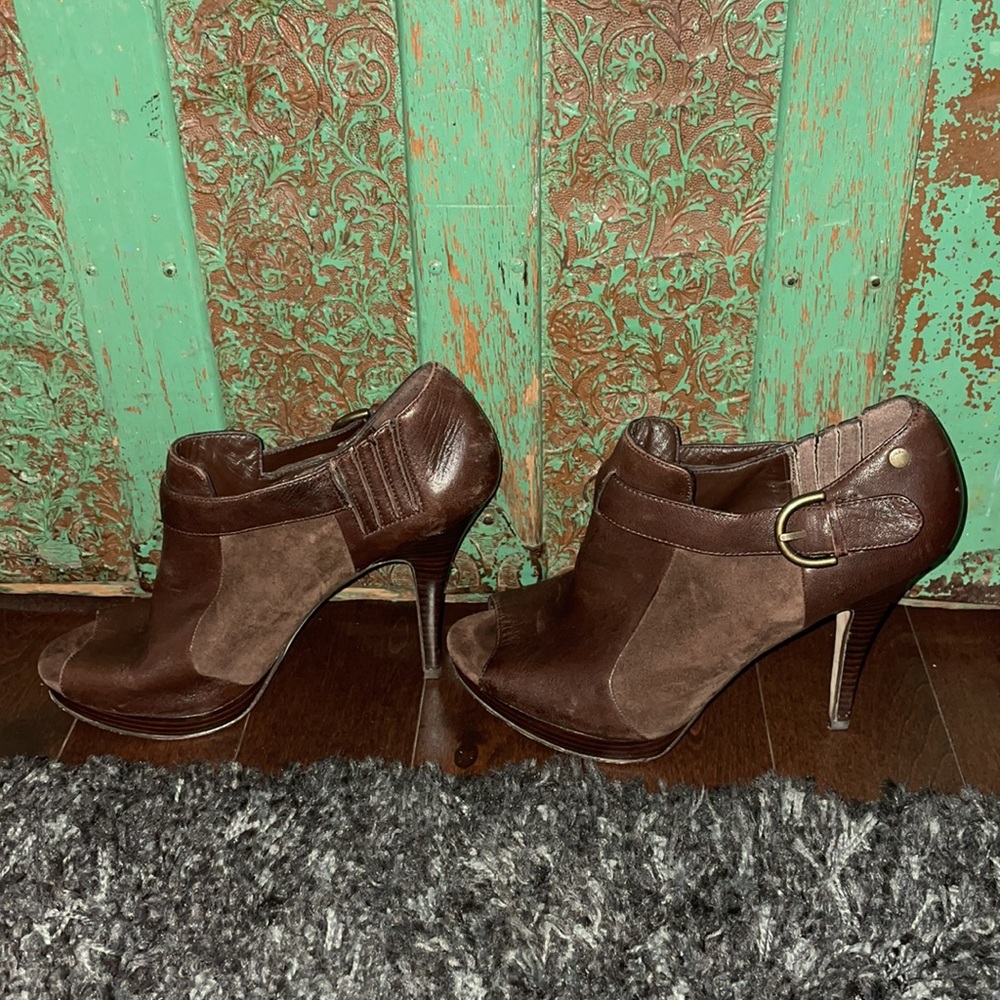 Brown leather, open toe, Coach pumps